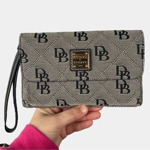 Dooney & Bourke Maxi Quilt Milly Wristlet NWOT $118 MSRP